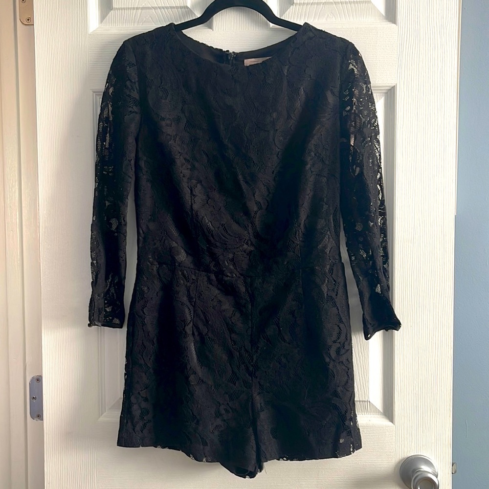 Forever 21 Black lace romper shorts in Large, fits more like a medium.